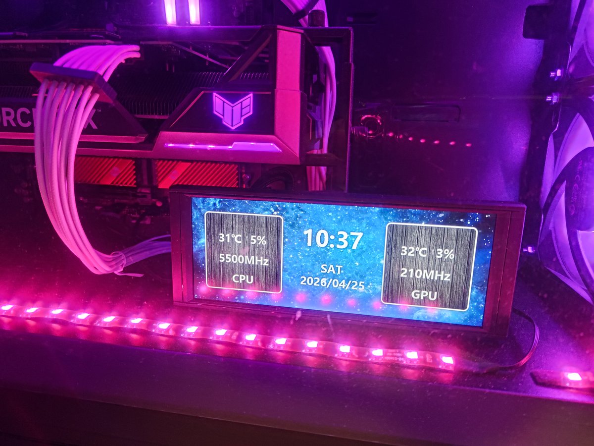 ranocci's tweet image. 安かったので、なんとなくPCケース内に液晶モニタを取り付けてみた。以前水冷CPUクーラーが壊れてCPU温度が上がりまくっていたことがあったけど、これで少しは気づきやすくなるか！？ #自作pc #thermalright