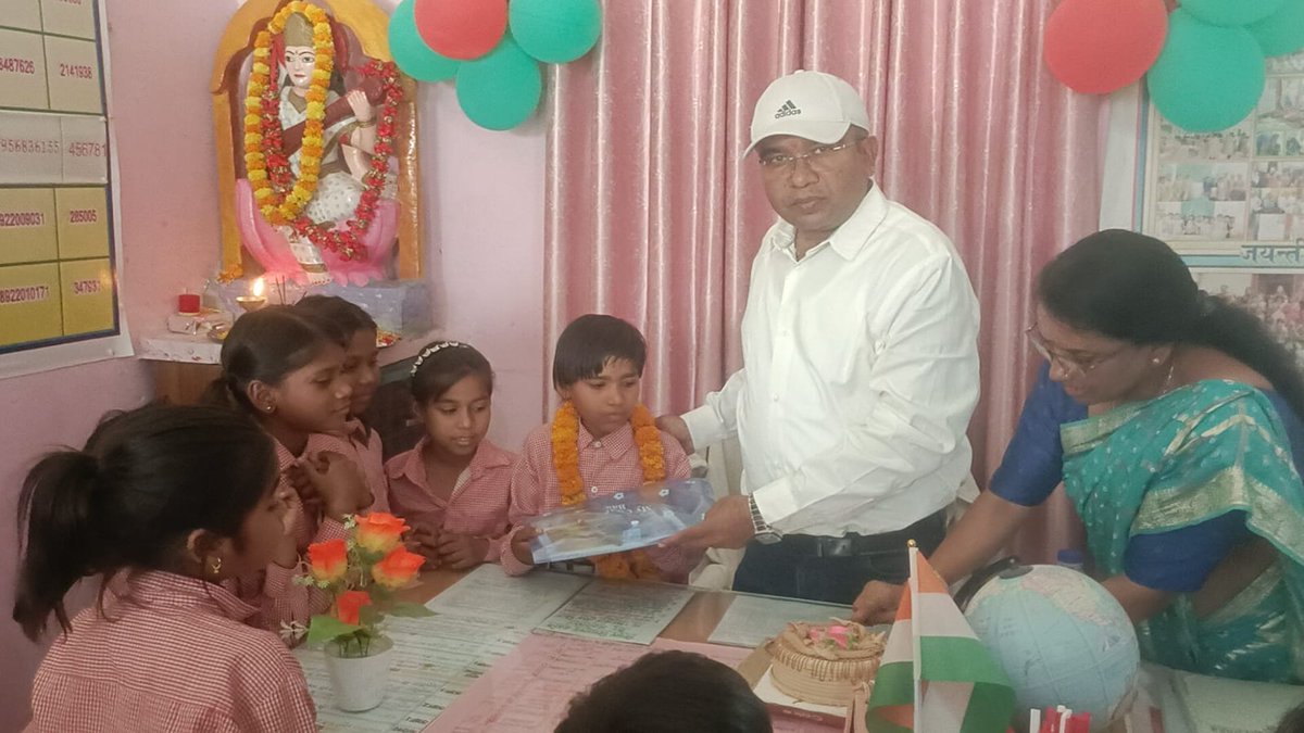 Dr. GORAKHNATH PATEL Bsa Jaunpur tweet media