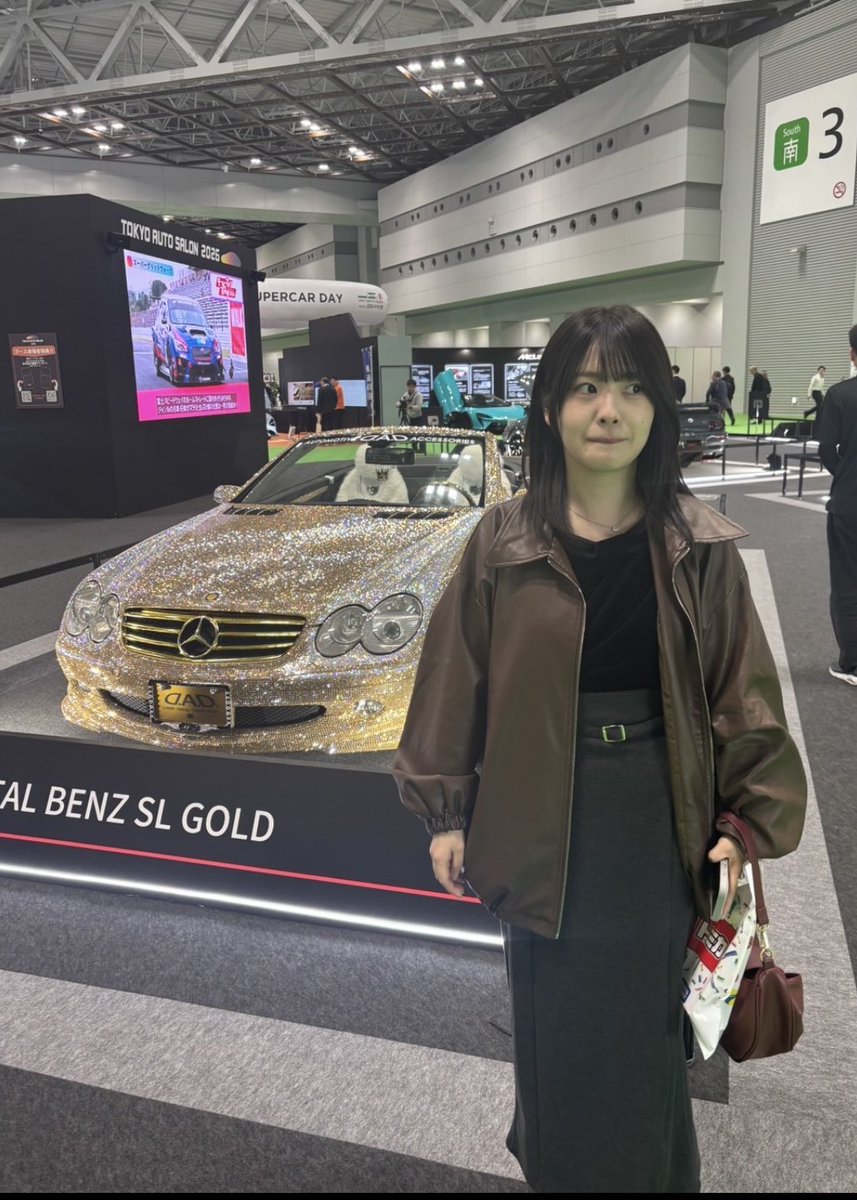 okumura_momoka's tweet image. 高級車目の前にして、
こんな顔になってます(^○^)💧

めっちゃ凄かった、キラッキラしてた
いくらするんやろ
今年の誕生日プレゼントでください♩

 #BENZ 
 #JapanMobilityShow
 #car 🚘