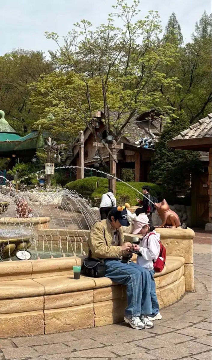 chenecstasy's tweet image. Yoo Yeonseok youtube channel update

“Next week’s date partner… who is it? 💛
(Hint: maximum cuteness + loveliness 🐥✨)
If you’re curious about the date partner,
don’t miss May 2 (Sat) at 8 PM 🎢🎈”

Finally the date with dabongbong in everland 🥺🥺❤️
#YooYeonSeok