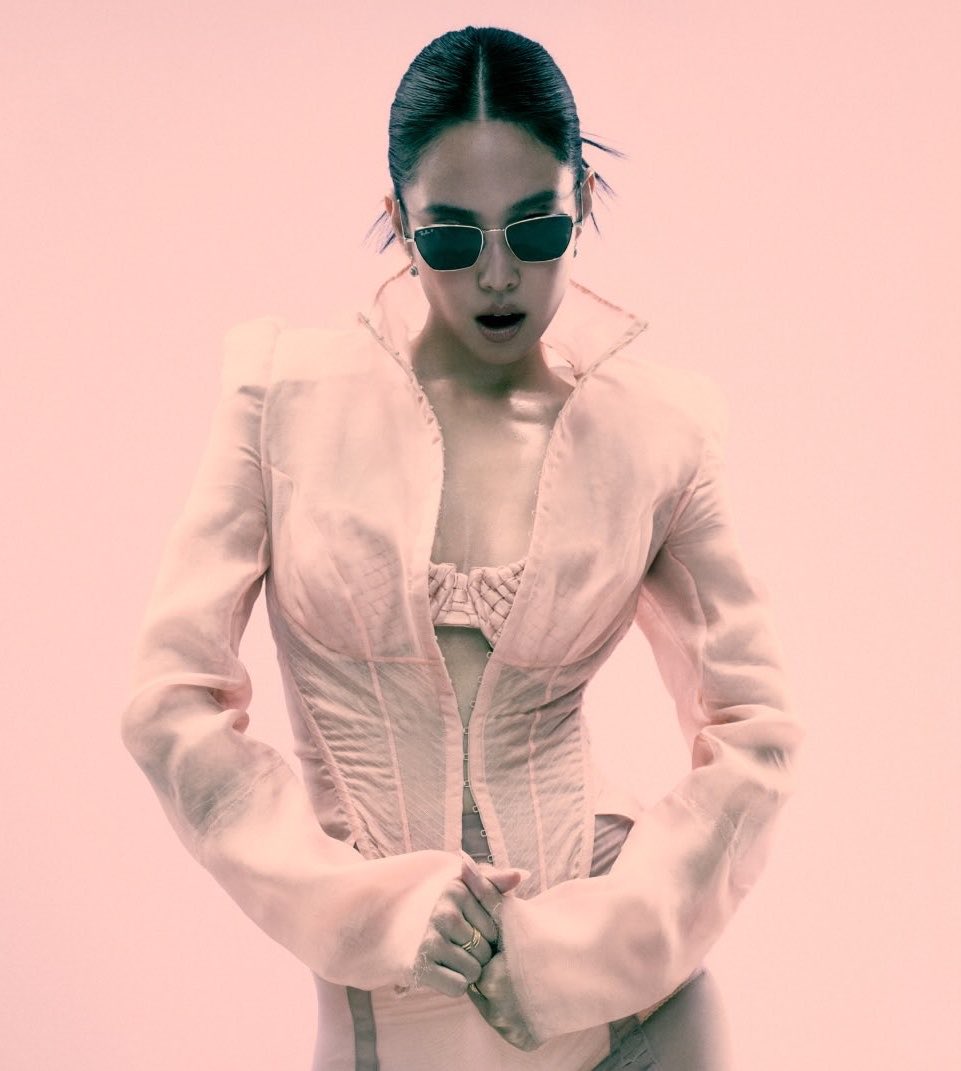 I vote #JENNIE for #DraculaRemix in #FeatInternacionaldoAno and  #ArtistaFemininaInternacionalDoAno at the #SECAwards