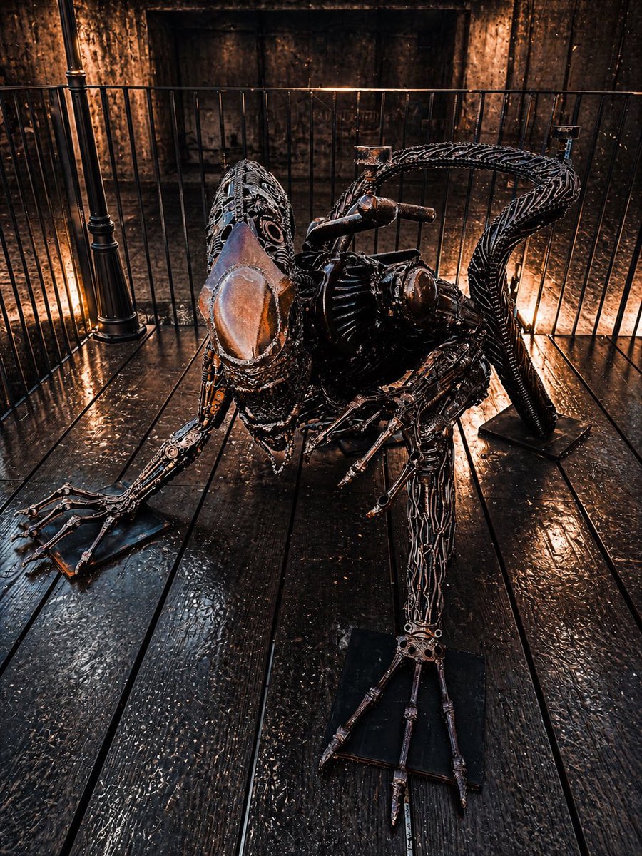 Ryujin8jo's tweet image. 布良漁港に今月オープンしたタイ料理レストラン「Star Fish」。
ついにエイリアンも仲間入りして、「エイリアンVS. プレデター」が完成！あまりにも本物っぽくて凄い！！
#布良漁港 #starfish #プレデター #エイリアン #alien #predator