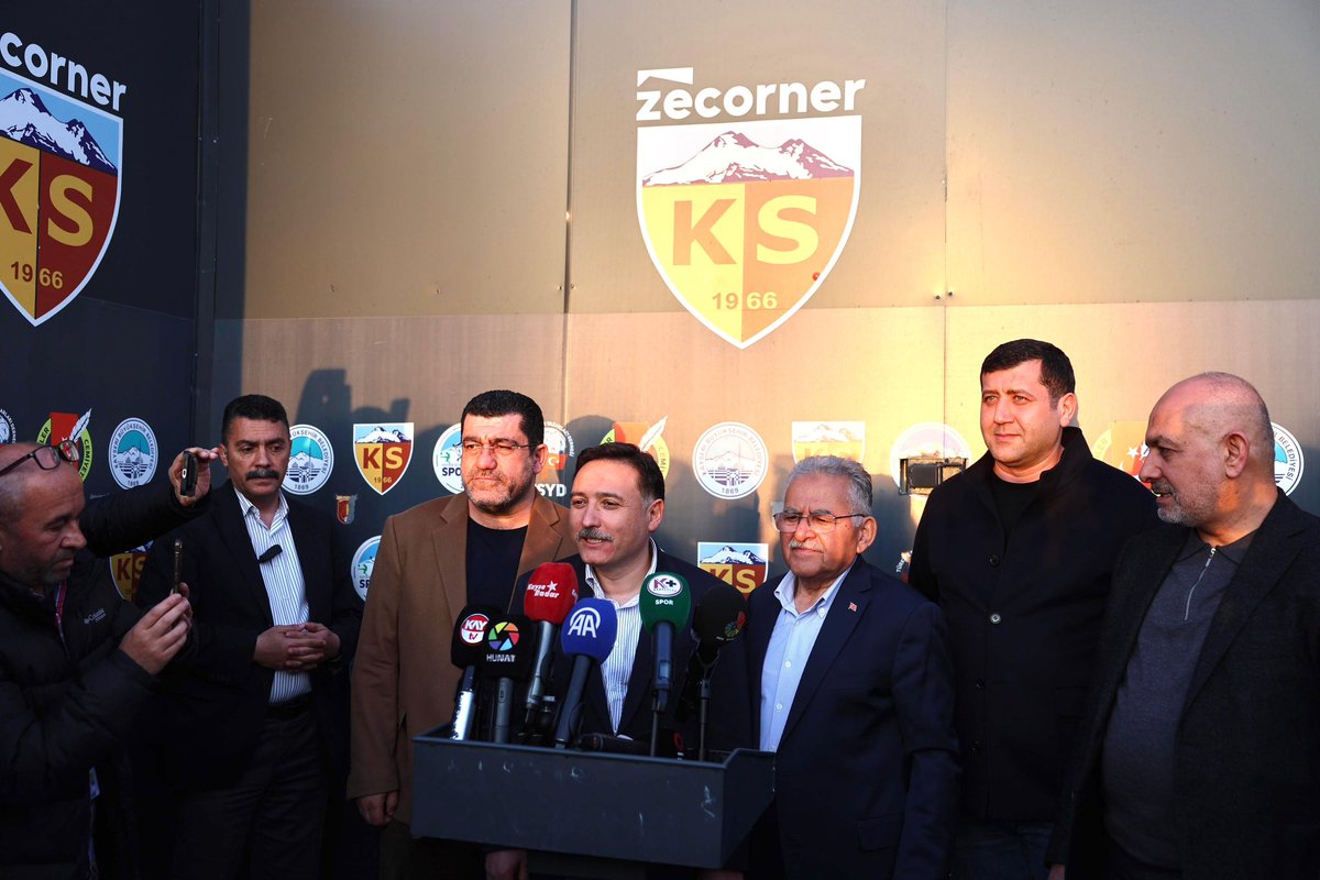 gokmen_cicek_'s tweet photo. Kayserispor için büyük önem taşıyan müsabakada Çaykur Rizespor’u 2-0 mağlup ederek sahadan galibiyetle ayrılan Kayserispor’umuzu gönülden tebrik ediyorum. https://t.co/UMiczkLptw