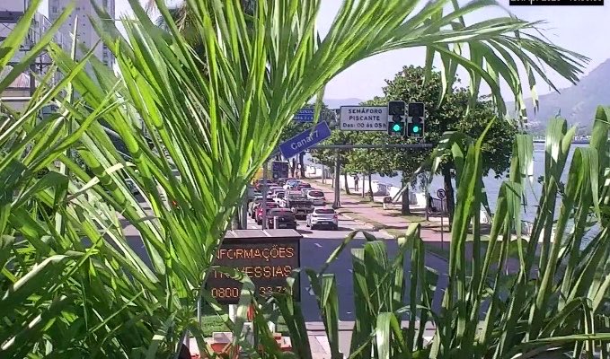 🚢 Travessia de Balsa
📍 Fila: final chegando ao Canal 7
⛴️ Operação: 8 embarcações em atividade
🚢 Situação: fluxo intenso de navios
⏱️ Tempo de espera: aproximadamente 50 minutos