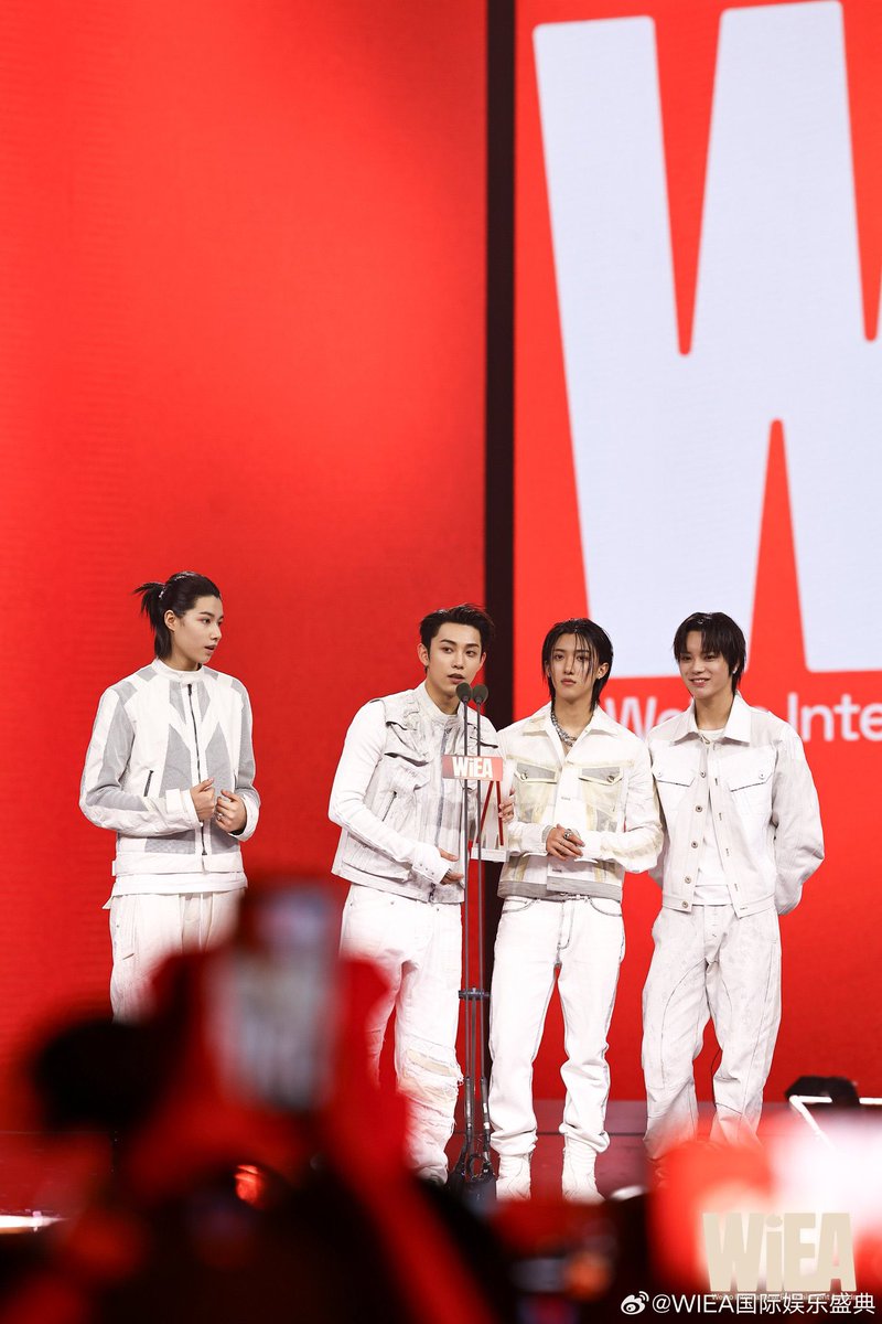 자스 ✮ tweet media