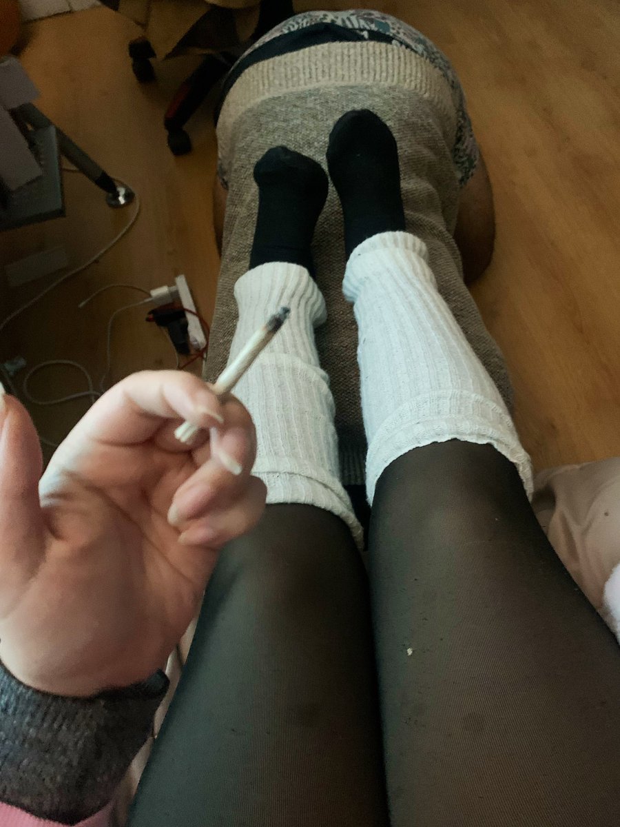 Queen Vix ♡ FINDOM tweet media
