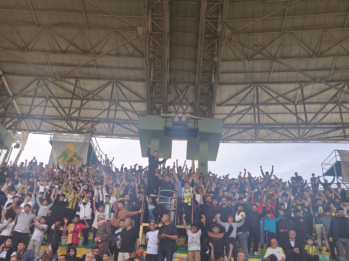 Play-Off tayız. 💪

Bugün 90 dakika boyunca desteğini susmadan usanmadan takımına destek olan tüm taraftarlarımıza ve Şanlı gençlik derneği Üyelerine teşekkür ederiz. Biz Şanlıurfa olarak birlikte güçlüyüz son ana kadar bu takıma sahip çıkmak tüm Şanlıurfalıların görevidir 💛💚