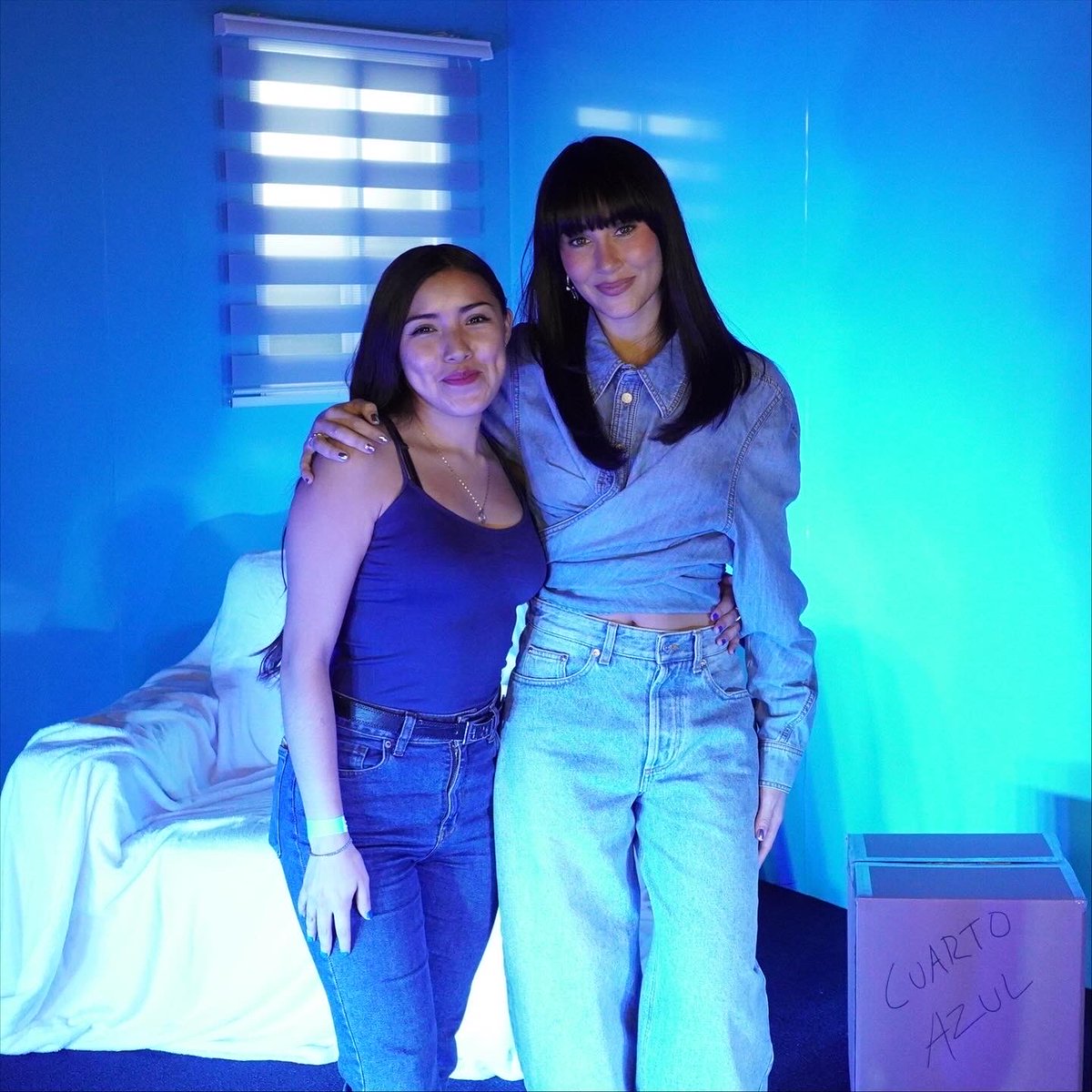 Valeria1suarez's tweet image. Viajaremos del Estado de México a Querétaro para estar en Primera fila. 
Te amo @Aitanax 💙
Me regalas otros momentos juntas en Querétaro?🥺
#cuartoazul @aitanaomexico @NewsAitana