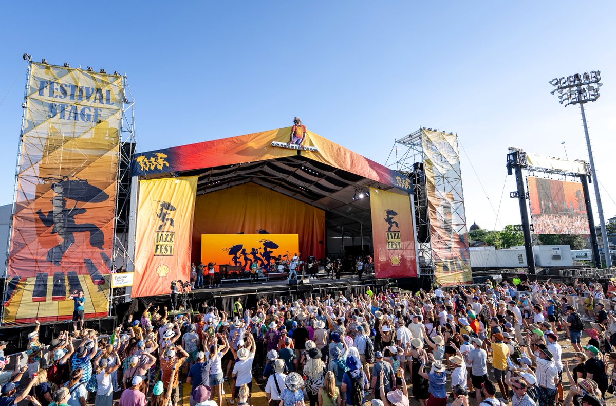 jazzfest's tweet image. The music is rolling and the Fair Grounds are alive.
🎷🌞 
Jazz Fest continues to bring New Orleans together through music, culture, and community — made possible with the support of longtime partners like Shell, our presenting sponsor.

Enjoy every moment! 🎶

#JazzFest #NOLA