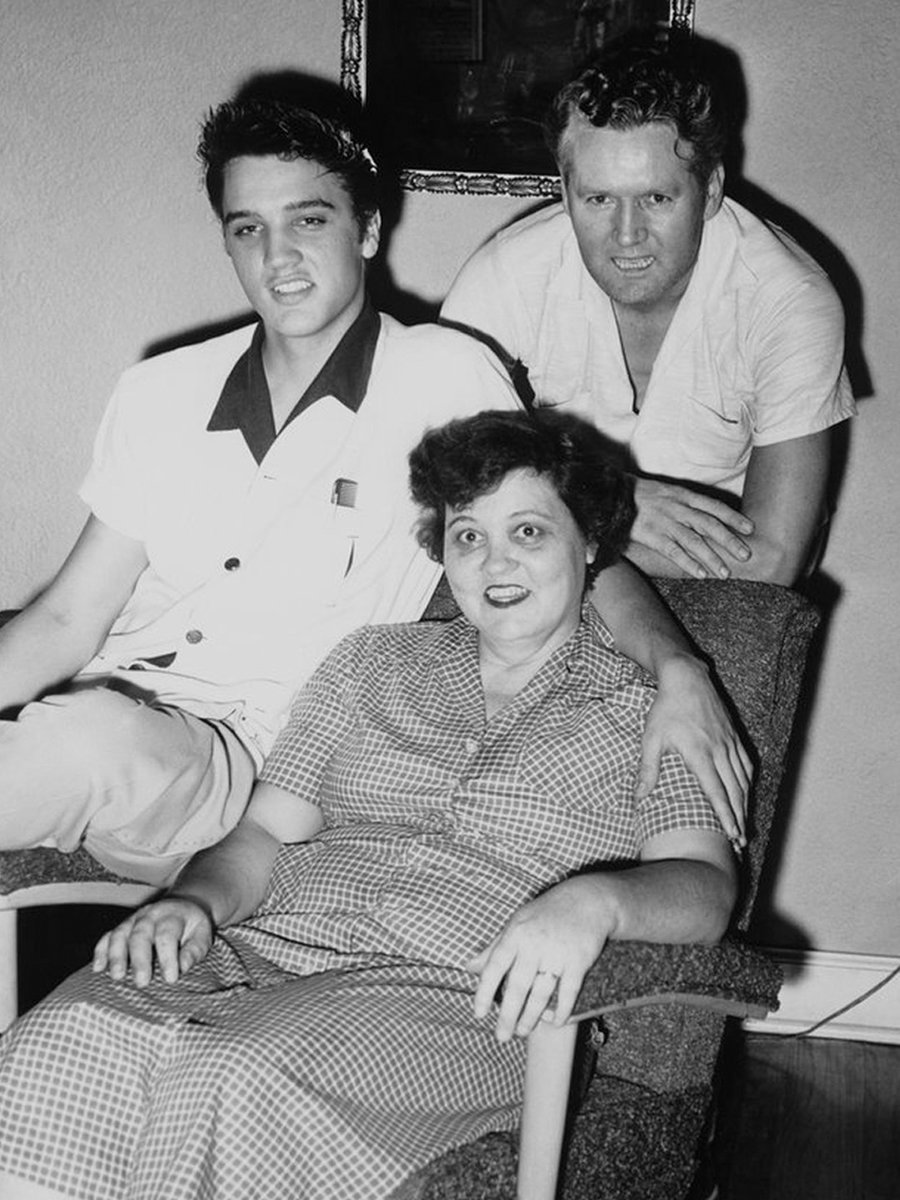 ElvisPresley's tweet image. Happy Birthday Gladys Presley! 🎂

#ElvisPresley #Icon #Legend #Mom #Birthday