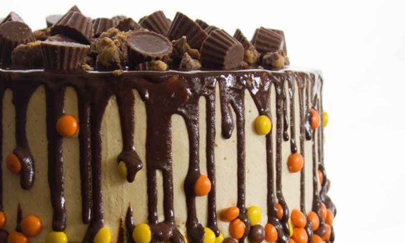 halifaxbloggers's tweet image. Do you really need an occasion to bake a cake? How about... spring. Here's how to recreate our most popular recipe ever —  this Chocolate Peanut Butter Drip Cake: 

halifaxbloggers.ca/isaynomato/cho… 

#recipe #food #chocolatecake #baking #dessert #springtime