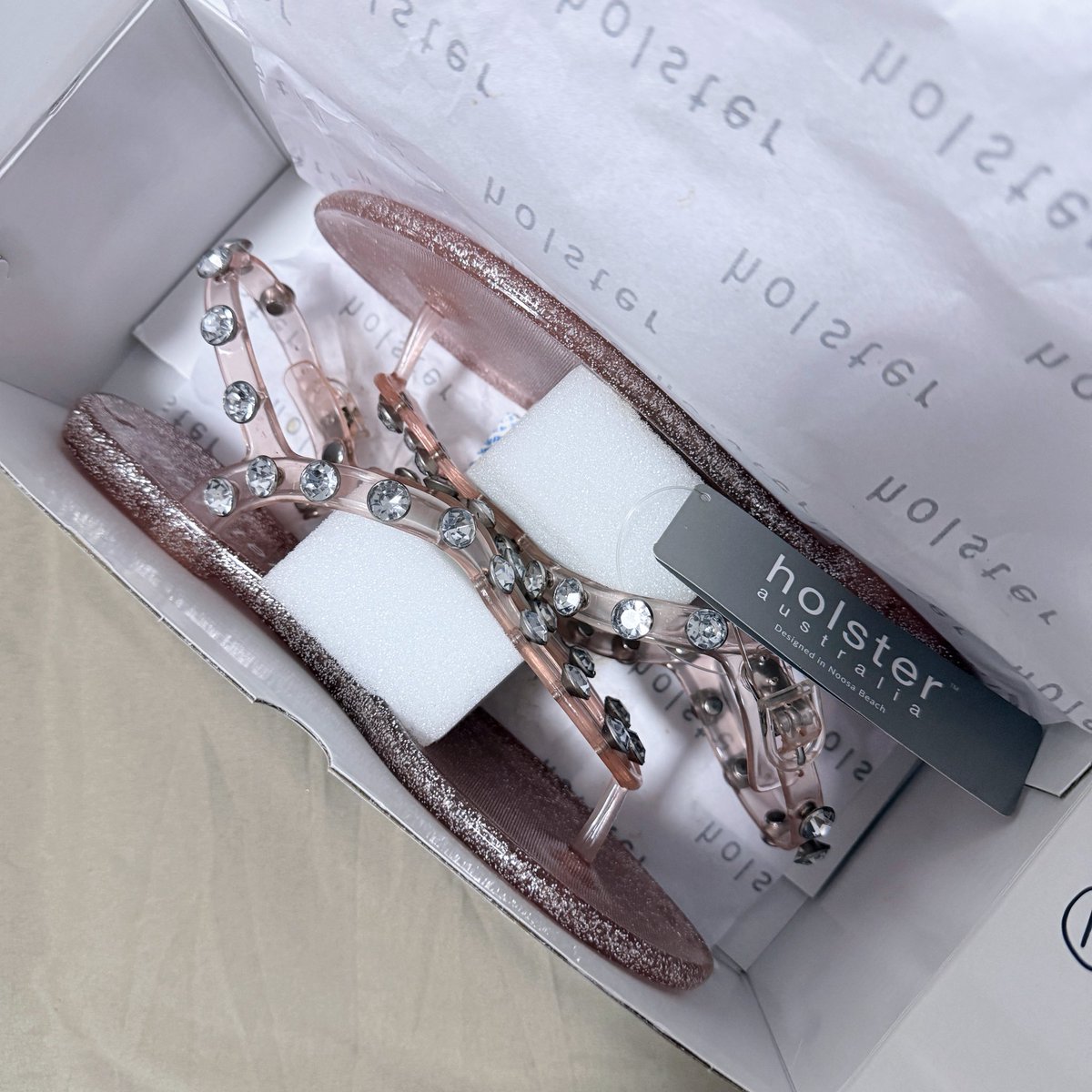 itscott0n's tweet image. 📍 ส่งต่อ Holster ⁺◟ ✿⃣

size 36 (23 cm) สี Clear Rose Glitter  

อปก.ครบ ไม่ผ่านการใช้งานแค่ลองเฉย ๆ ค่ะ 

price 1990.- รส

สนใจเดม พต ได้ค้าบ 𓇼𓂂𓏸

#ส่งต่อ #ส่งต่อholster #holster #ส่งต่อรองเท้า #ส่งต่อเสื้อผ้า #holsterมือสอง