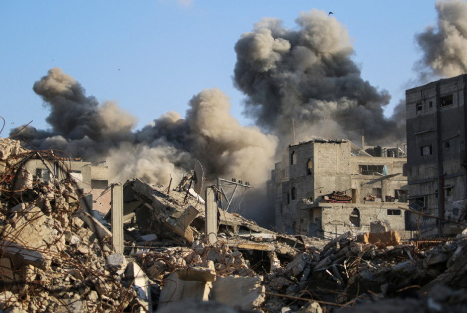 Ant1Live's tweet image. ΟΗΕ: Πυρομαχικά που δεν εξερράγησαν απειλούν τη Γάζα για δεκαετίες

🔗:  ant1live.com/kosmos/677392_…

📲 Κατεβάστε την εφαρμογή ΑΝΤ1 Live 

#Ant1livenews #Newsfeed #News #WorldNews #InternationalNews