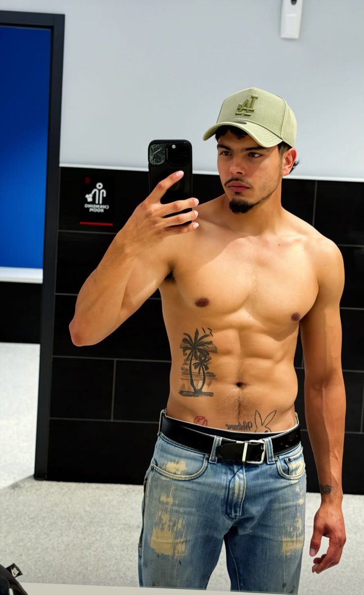 Alejandro Underwear 16k tweet media