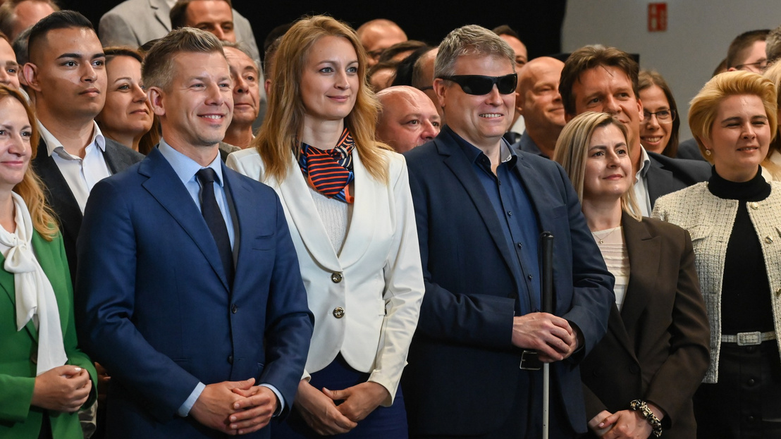 indexhu's tweet image. A látássérültekkel foglalkozó szervezetek történelmi pillanatnak nevezték Magyar Péter bejelentését.

index.hu/belfold/2026/0…

 Fotó: dr. Kátai-Németh Vilmos / Facebook

#Hungary #minister #specialneeds #indexhu