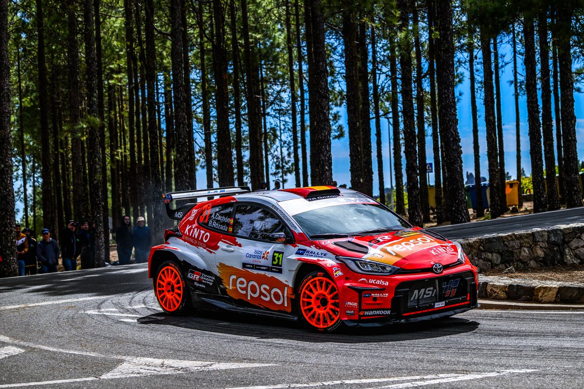 OfficialWRC's tweet image. WRC2 Top3 after SS13/18: 

Yohan Rossel - Alejandro Cachón - Léo Rossel 💪

#WRC | #WRC2 | #RallyIslasCanarias 🇪🇸