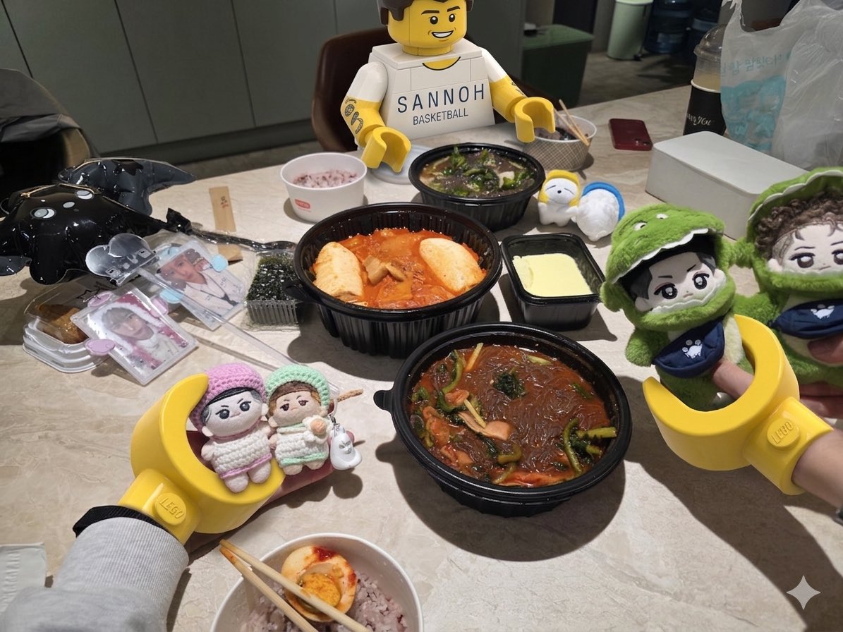 alotofzszs's tweet photo. 정신력으로 어케저케 친구들 만나러 감 엔위시랑 우시 홀더 모아모아 주신거 압도적 감사💚🩵 인형뽑기 블리 직전인 그녀가 준 마시마로와 츠무캔뱃지 너무 귀!여!워! 스밍도 해준다 하시고 멤버들 구분하겠다고 퀴즈쇼까지 하시고 투디세상에 쓸디 껴주는 트친비리 너무 감사하시다🥹 https://t.co/nWM8bRSp0d