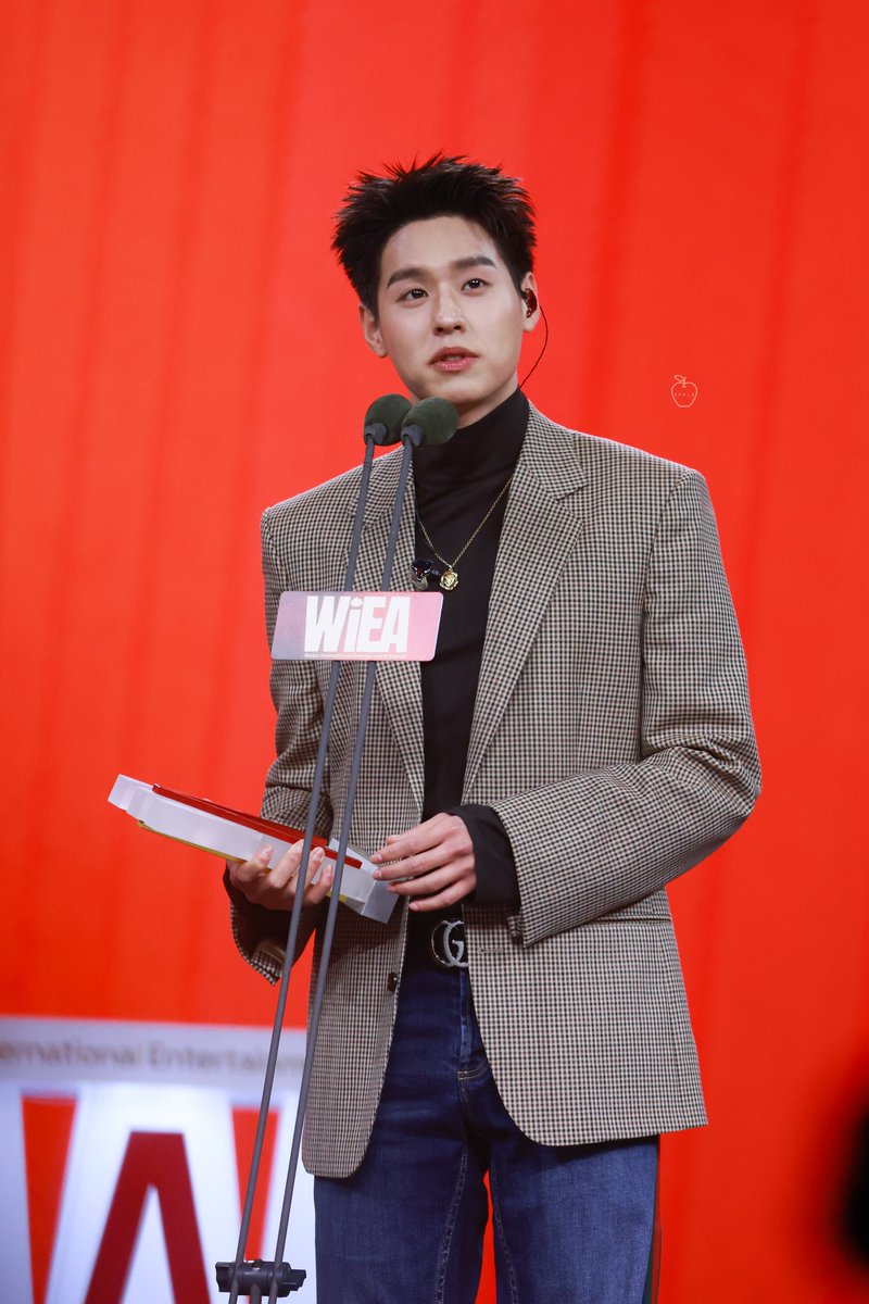 ยินดีกับพี่กิ้นด้วยเช่นกันน้า สำหรับรางวัล "Impactful International Artist" เหมาะสมมั่กๆ 👏🏻 

BILLKIN X WIEA 2026

#WIEA2026xBILLKIN
#Bbillkin