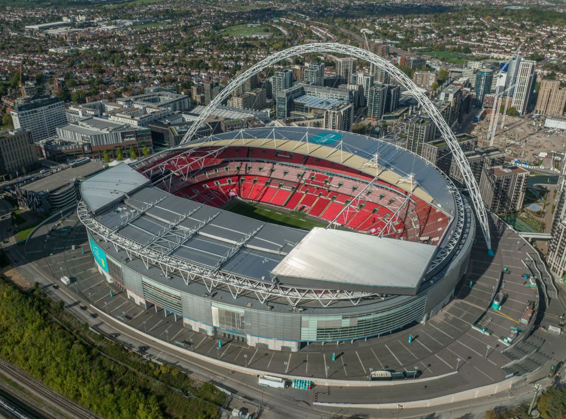 ApexMatchday's tweet photo. 🚨 KICK OFF - WEMBLEY 🚨

🏆 FA Cup Semi-Final
⚽️ Man City vs Southampton
🏟️ Wembley Stadium | 17:15

A CHAMPIONSHIP CLUB vs the Premier League leaders. Under the arch. With 36,000 Saints fans roaring.

Someone write the script. 😤🔥💛💙🔵

#FACup #Wembley #MCIvSOU #Matchday https://t.co/2JTCHSGWGE