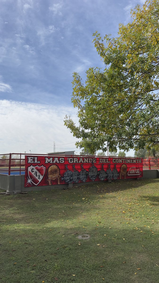 Que hermoso es estar siempre en los predios del club.

Nunca te vamos a bajar el precio, EL MÁS GRANDE DEL CONTINENTE 🇦🇹🏆
