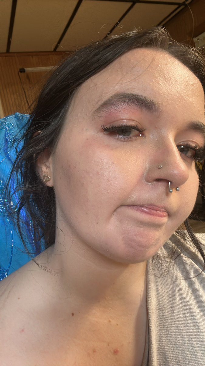 pbandjaz's tweet image. #makeupruined #eyespuffy #kms