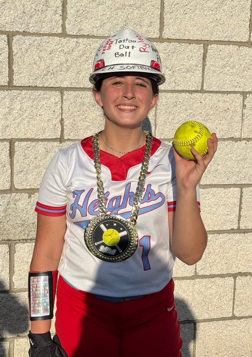 RyleeLane4's tweet photo. First of many home runs! 16-6 win against United. I was able to get 11 strikeouts in 4 innings! Our team did so well offensively! What a great way to end senior night. https://t.co/qjFQR1O8bn
