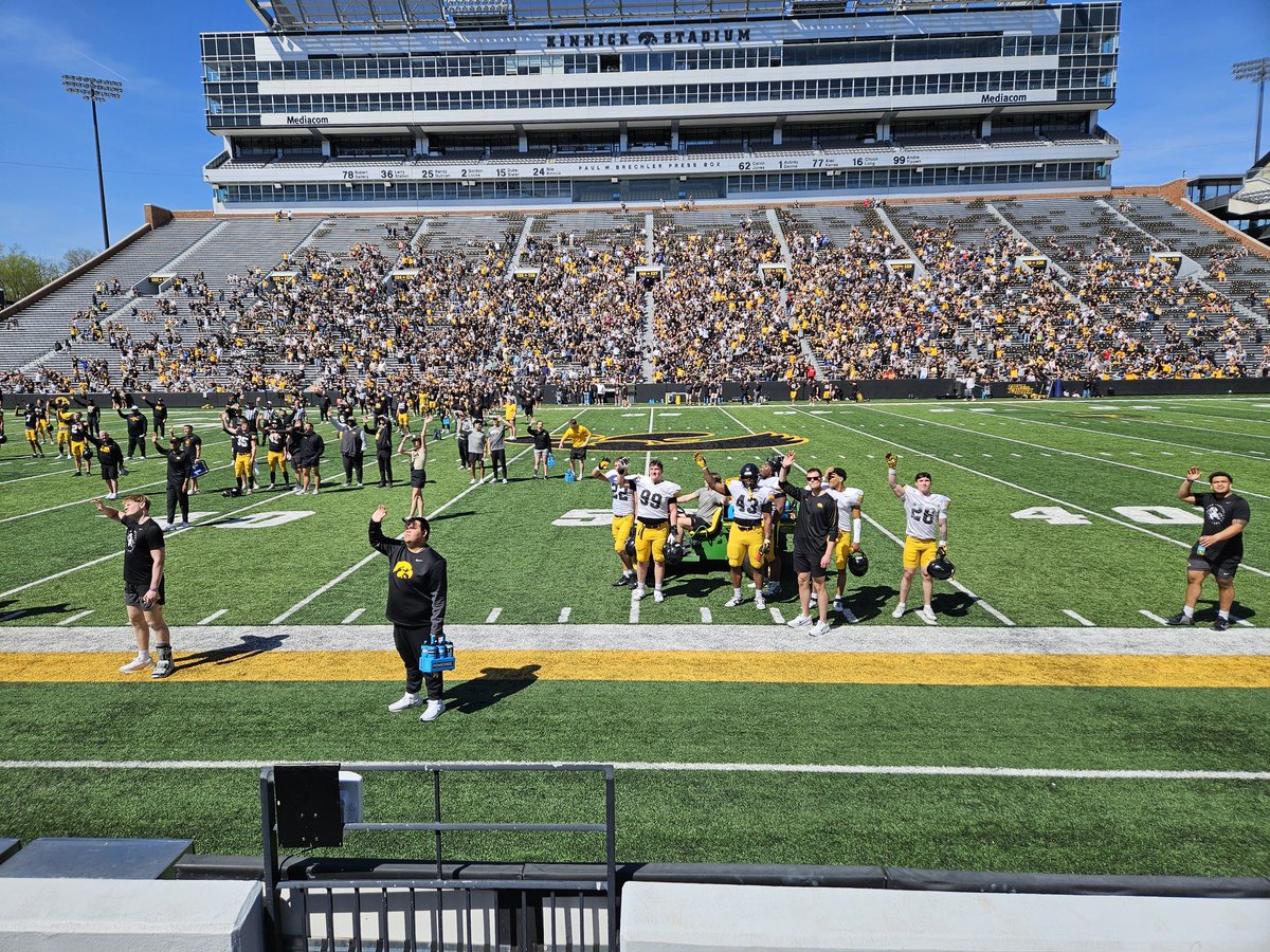 HawkeyeReport's tweet image. Even at the spring practice we wave to the kids.