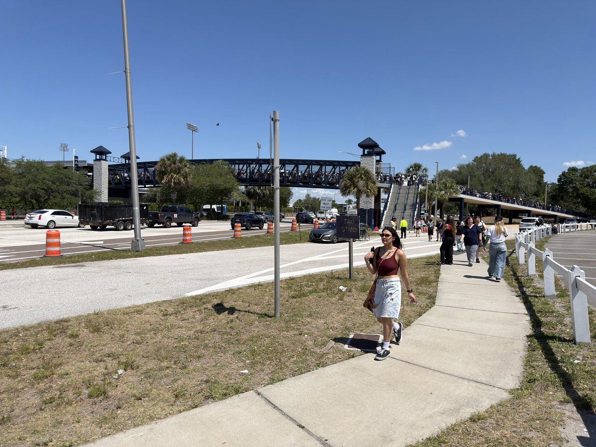 steph⁷ is seeing BTS!! 💜 ㉧㉣㉣ tweet media