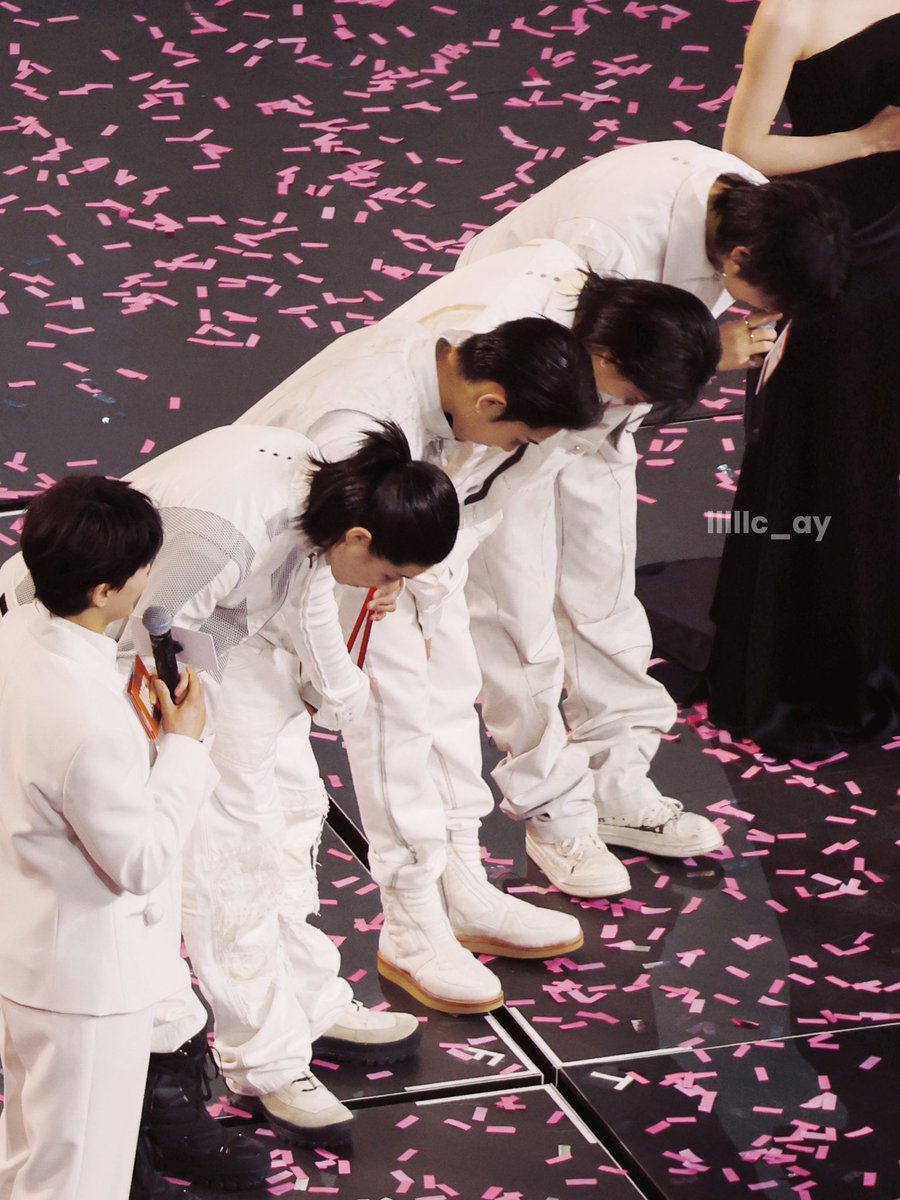 Lllllc_ay tweet media