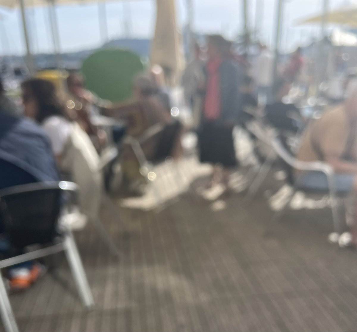 Eu tweet media