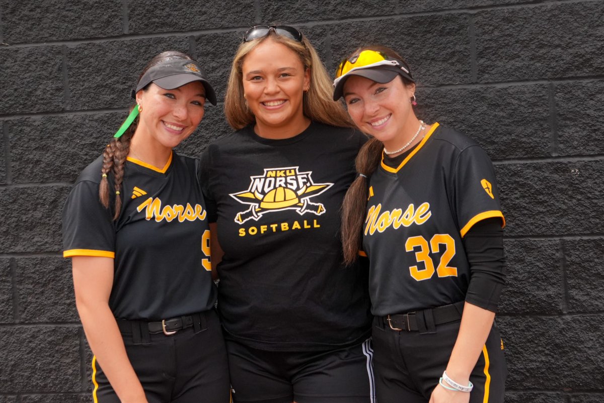 NKUNorseSB's tweet photo. Welcome back, @laurynhicks2 🖤💛 https://t.co/CYLfCiQD8a