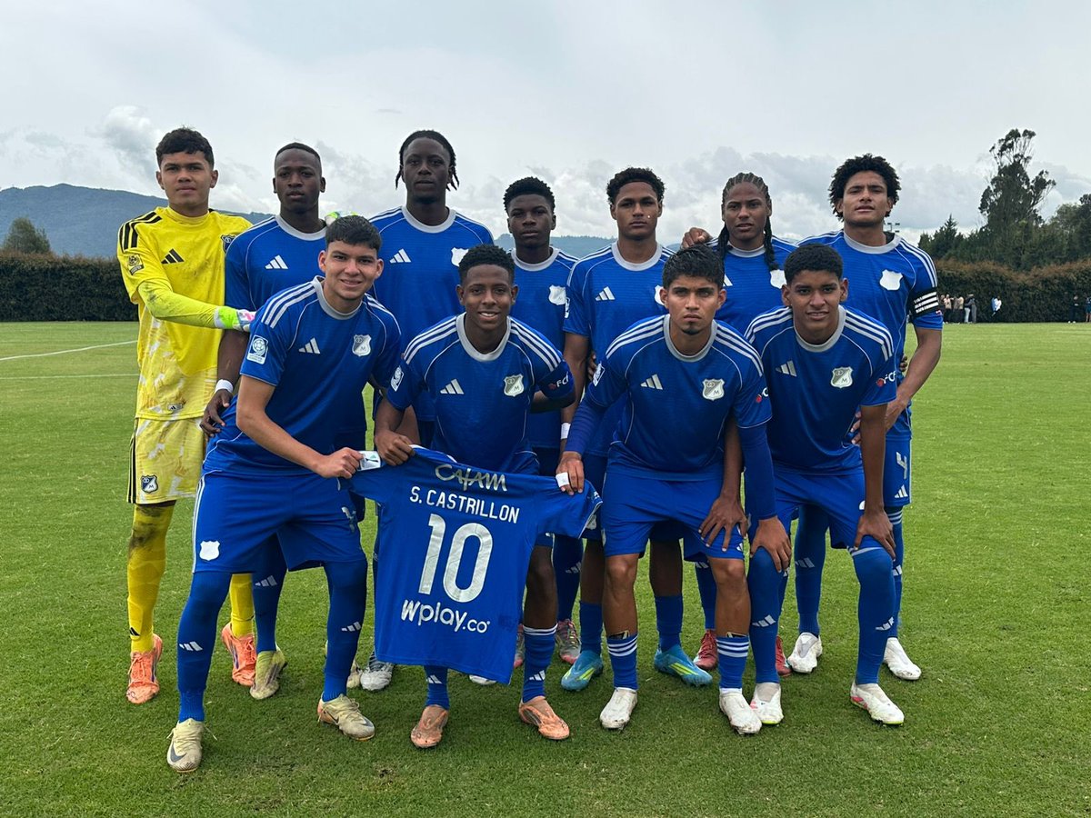 MundoMillos's tweet image. #SUB20 Inicia el encuentro entre #Millos y #Fortaleza por la fecha 6 de la Super Copa Juvenil ,siguen los homenajes a Santiago Castrillon. 

#EstamosEnTodosLados Ⓜ️