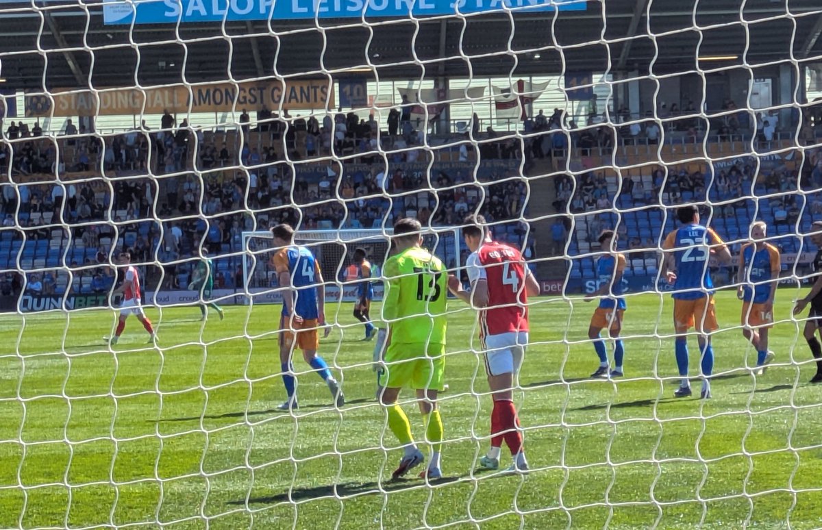 Shulse14's tweet photo. League Two #efl . Shrewsbury Town 2 Fleetwood Town 2. A last minute wonder strike salvages a point for #salop https://t.co/gg9Oq3KuNK