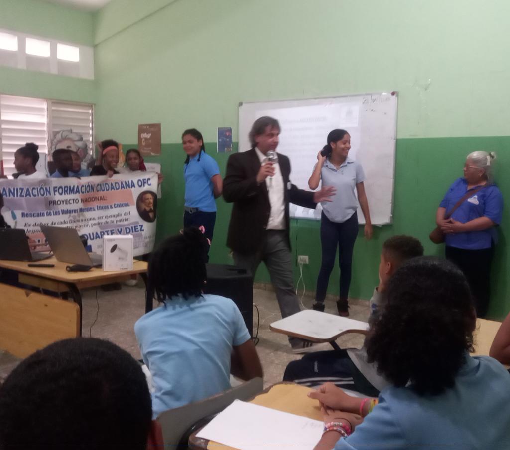 ValoresMorales's tweet photo. Las Terrenas junto a la DGDC seguimos sembrando Valores y principios en comunidades vulnerables.
 Charlas preventivas: Centro Educativo Hogar de Niños, como evitar las malas influencias y los males sociales que amenazan su futuro: embarazos, violencias, delincuencia, adicciones https://t.co/XghY7geuZw