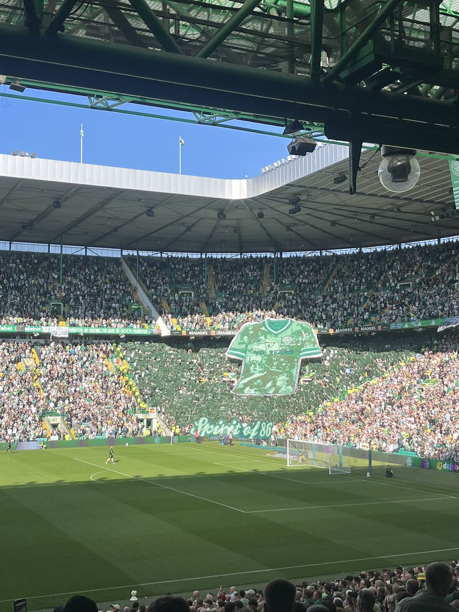 JoshMcCafferty7's tweet image. ‘Spirit of 86’ display from the Green Brigade ahead of #Celtic vs Falkirk.