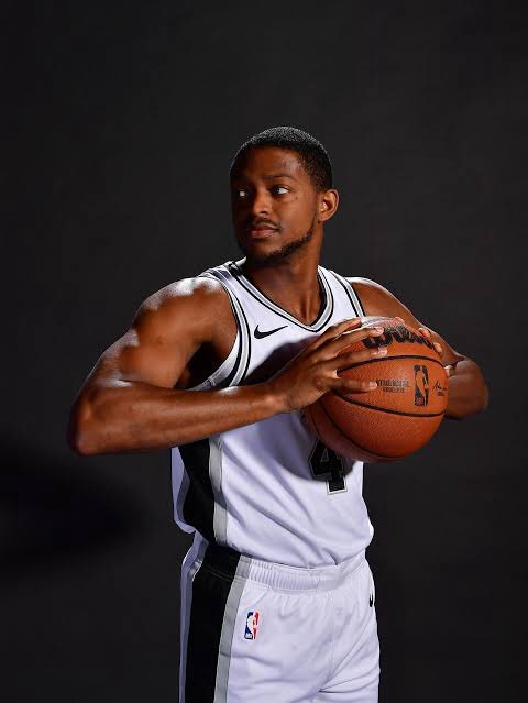 Fox plays good = “Why is he trying to take reps from Harper and Castle?”
Fox plays decent and let young guys ball out = “He is genuinely not needed”
Our young guards plus Fox plays bad = “K!ll Fox”

You’ll forever be misunderstood but I am always be your supporter, 4 🩶