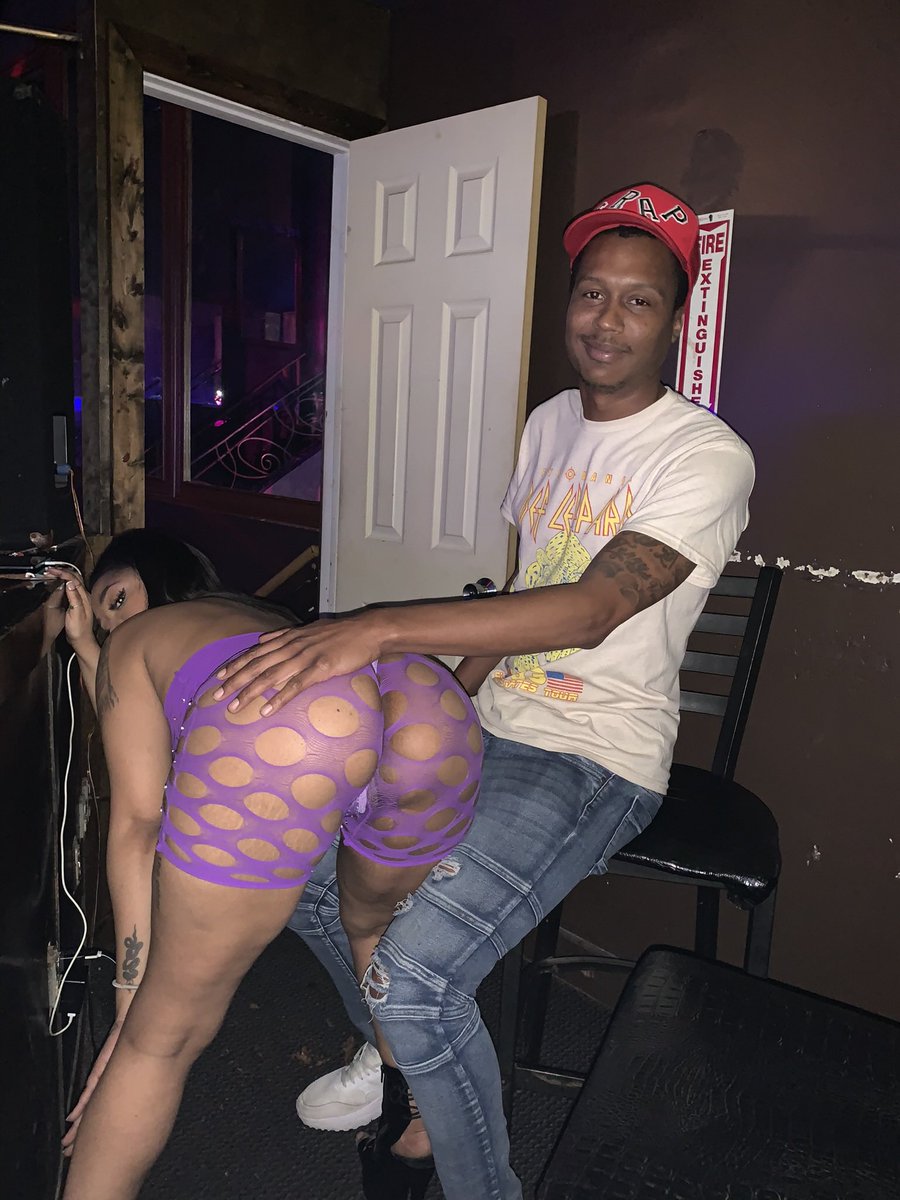 KingpinCash's tweet image. What’s ya fav position from the front or the back???? #HTX #77Wayz #Houston #Rapper #HoustonArtist