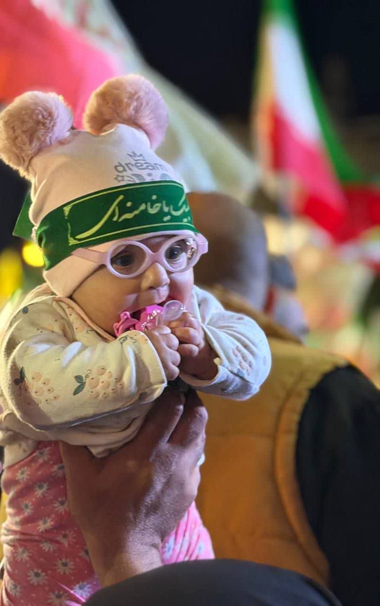 سارا نیکدل tweet media