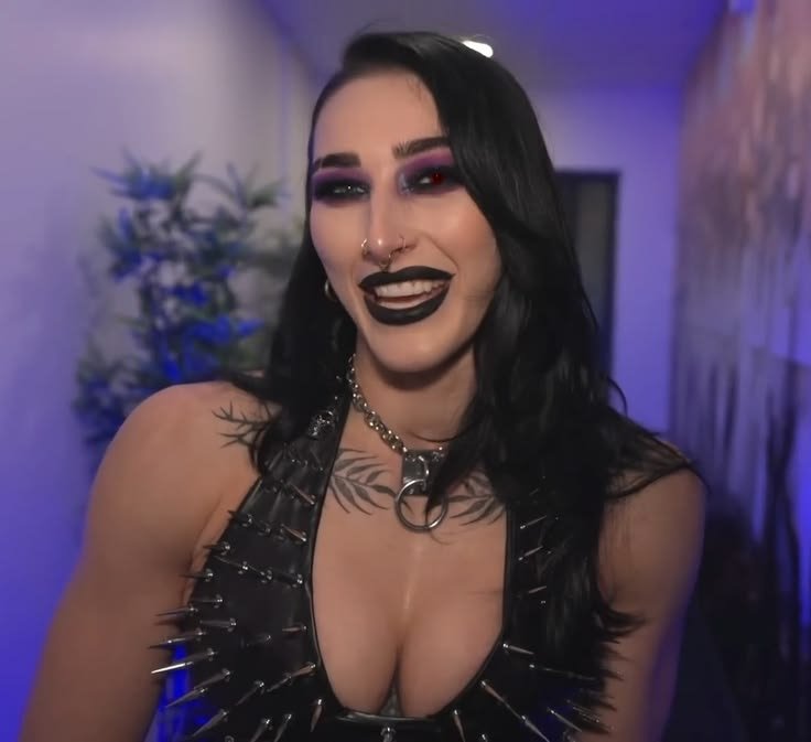 ⚜️Rᴏsᴀ '𝑹𝒂𝒊𝒛𝒆𝒍' Rᴇᴅɢʀᴀᴠᴇ ⚜️ (@umbransaint) on Twitter photo 