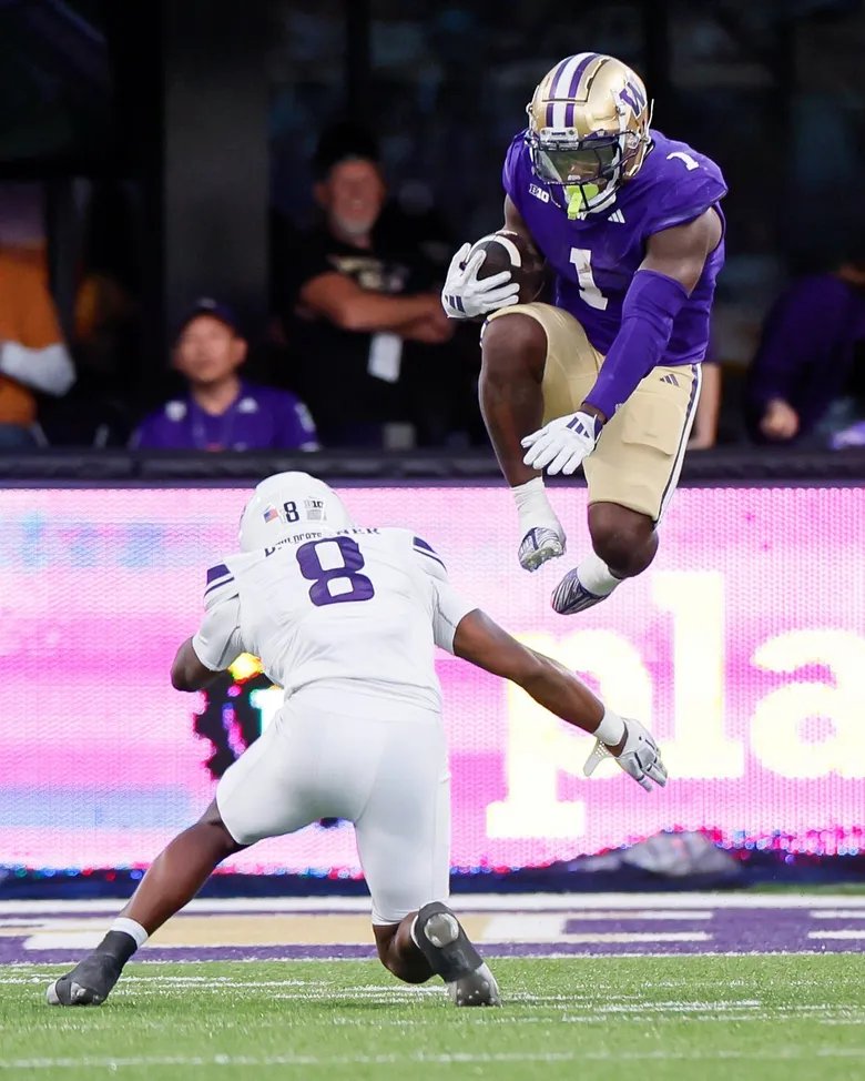 SleeperBroncos's tweet photo. 🚨 With the 108th pick in the NFL Draft - the Broncos select RB Jonah Coleman from Washington 
 
 💪 5'8 - 220 Pounds 
🔥 15 Rushing TDs in 2025
⭐️ Elite Contact Balance

Welcome to Broncos Country 🧡💙 https://t.co/YILnFwUquS