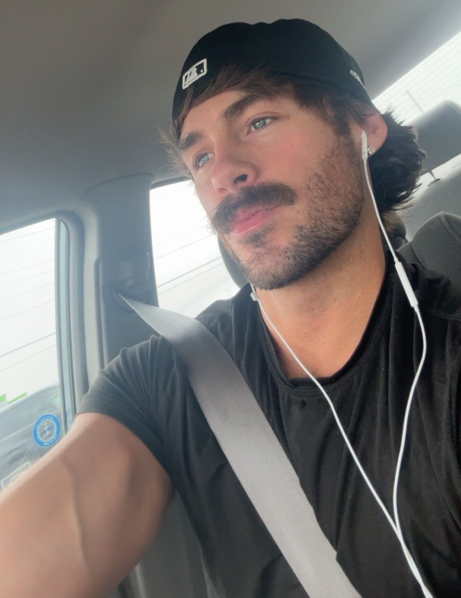 KingHercules tweet media