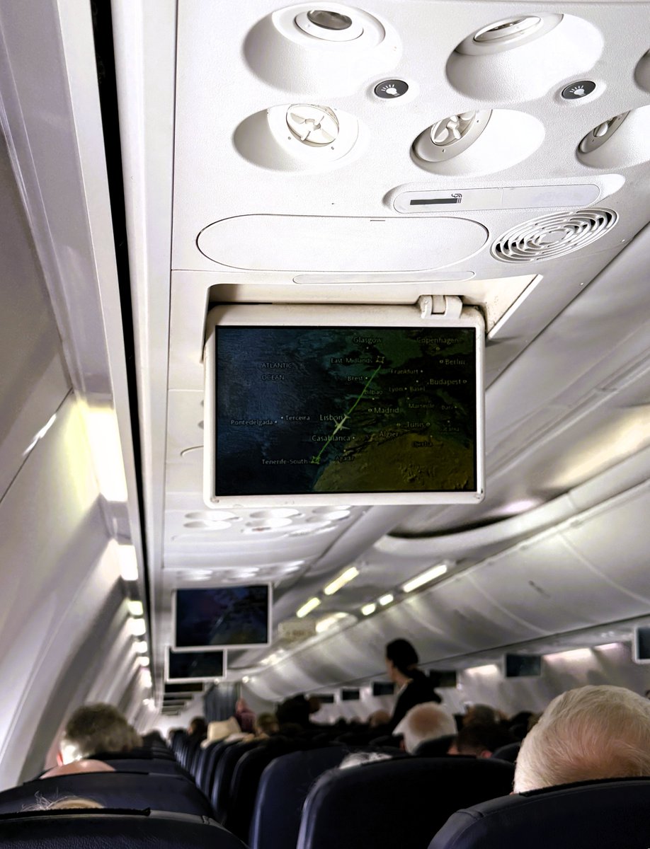 CQoffice tweet media