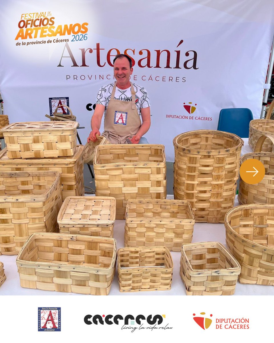 Turismo_DipCC's tweet photo. 🧺🌿 Moisés González Zanca te espera en #Salorino con su artesanía en cerámica, cestería y corcho

👉 Piezas únicas inspiradas en la naturaleza en el Festival de los #OficiosArtesanos de la #ProvinciadeCáceres

🕗 Hasta las 20:00 h
#HechoaMano #livinglavidarelax
@DiputacionCC https://t.co/8yUb847foJ