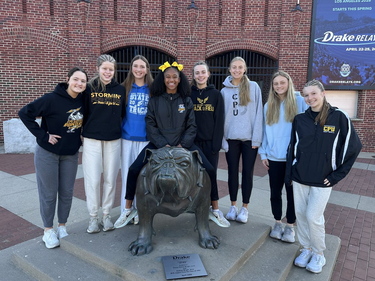 CPU_GirlsTF's tweet photo. Drake Relays 2026.
4x100
1500 https://t.co/BFeZPgPKkL