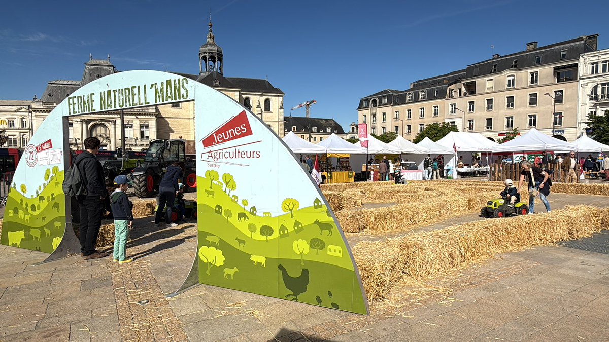 RemiMarchand's tweet image. Bravo aux jeunes agriculteurs de la Sarthe pour cette nouvelle édition de la ferme Naturell’Mans !
Sous un beau soleil ☀️ 

#LeMans #Sarthe #JeunesAgriculteurs #Nature