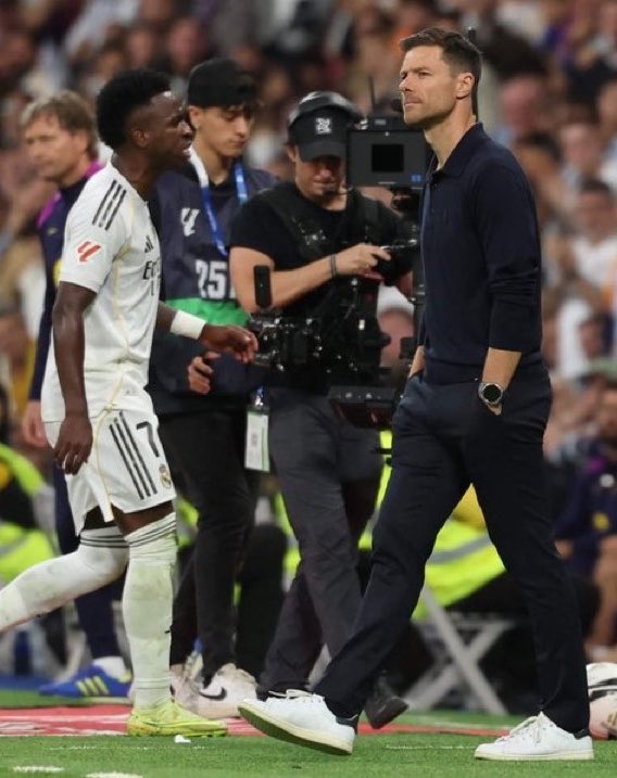 Barça Touchline tweet media