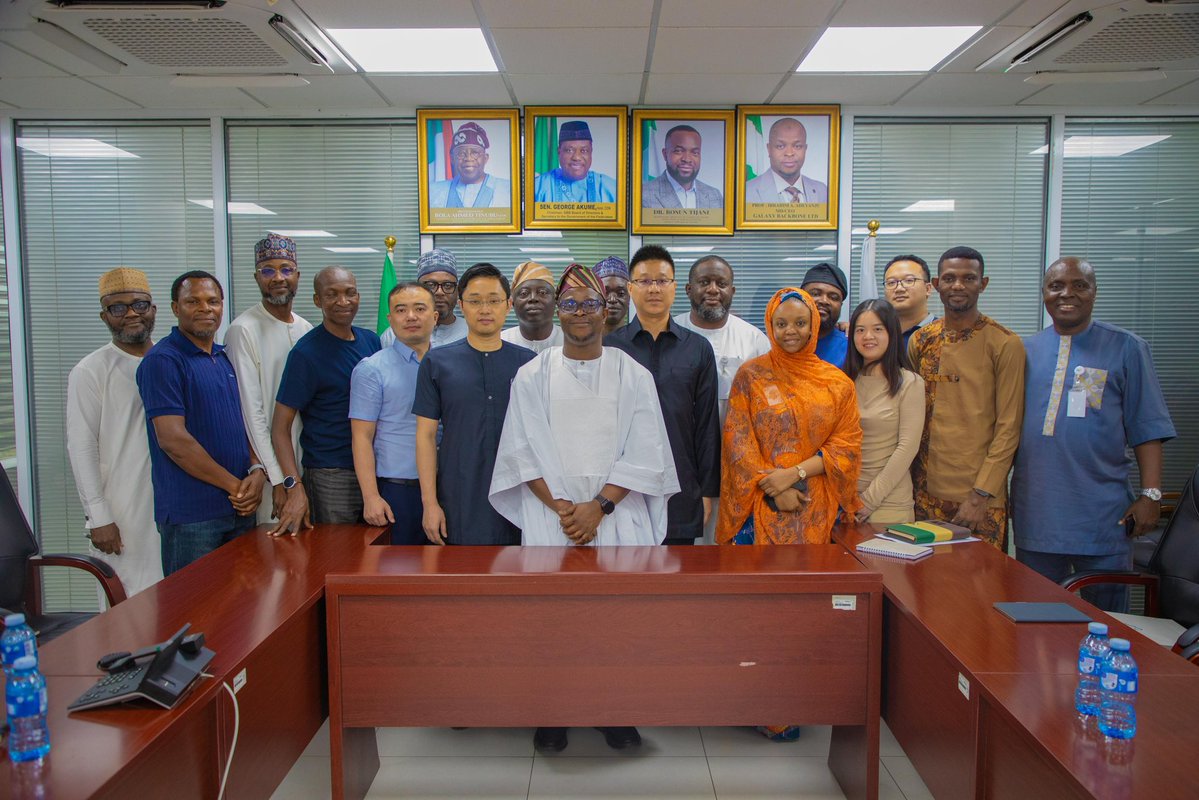 Galaxy Backbone tweet media