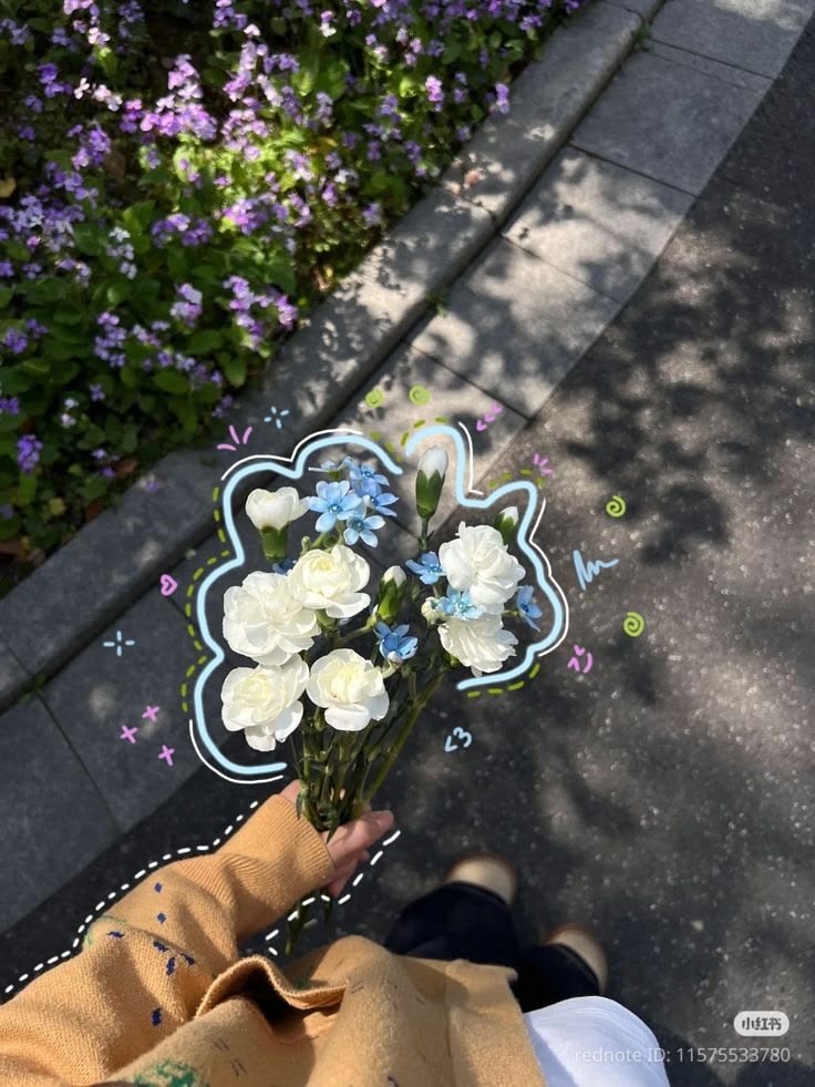 𝑓𝑙𝑜𝑟𝑎 tweet media