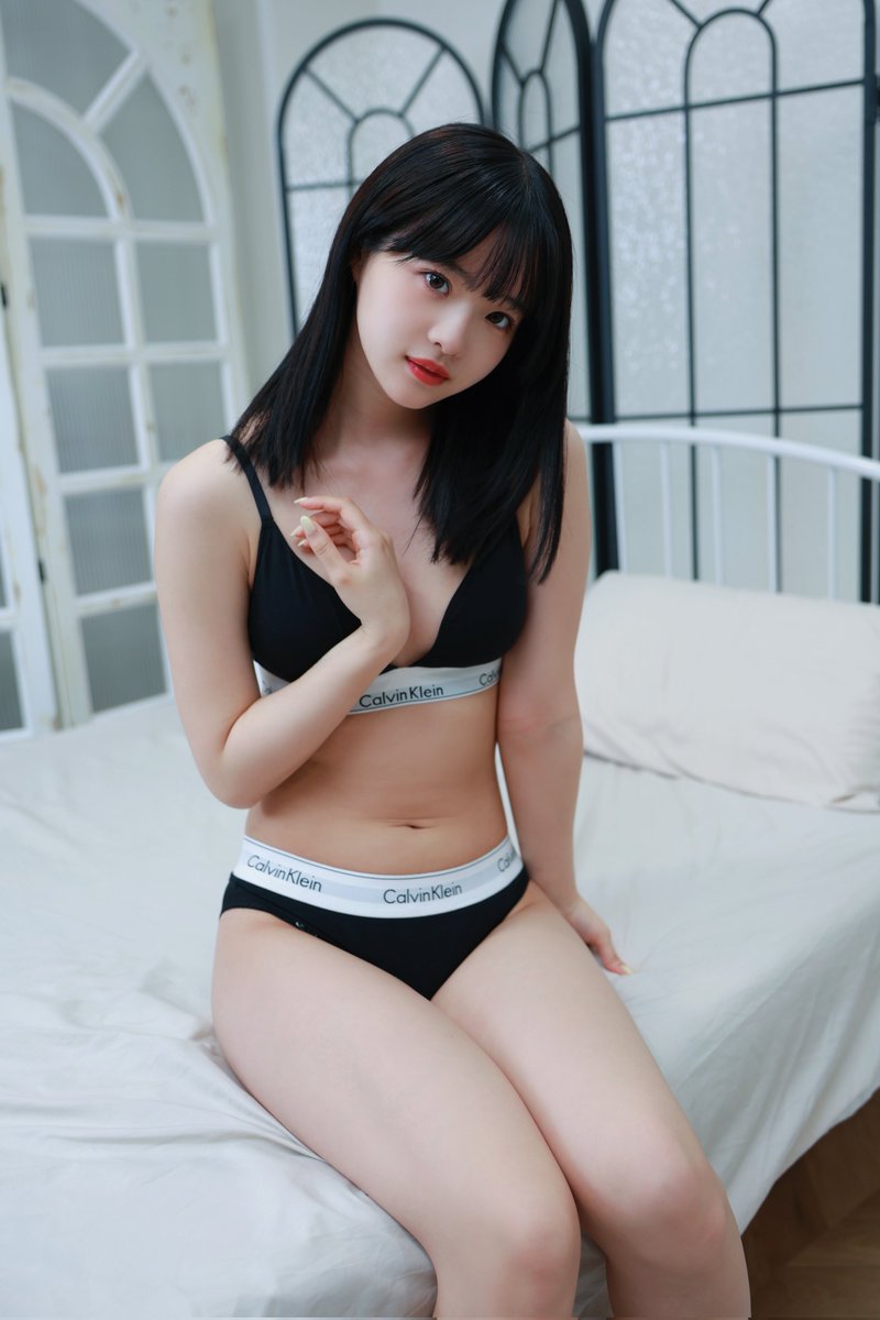 YiXun07445030's tweet image. 攝影會🐰🍑

@momoinoue99
@IBENTO_DESIGN

#CalvinKlein
#井上もも 
#攝影會