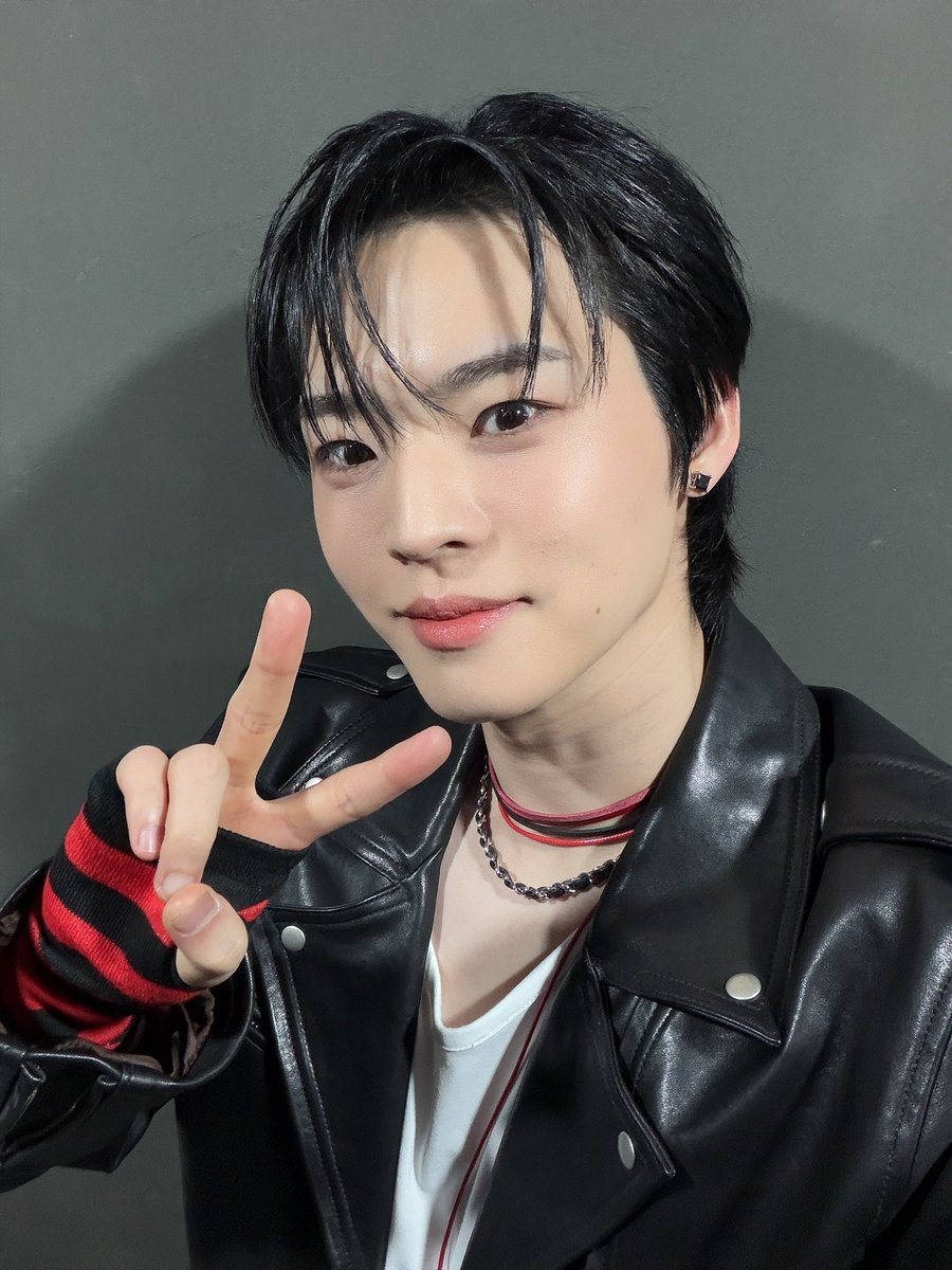 온앤오프 (ONF) tweet media